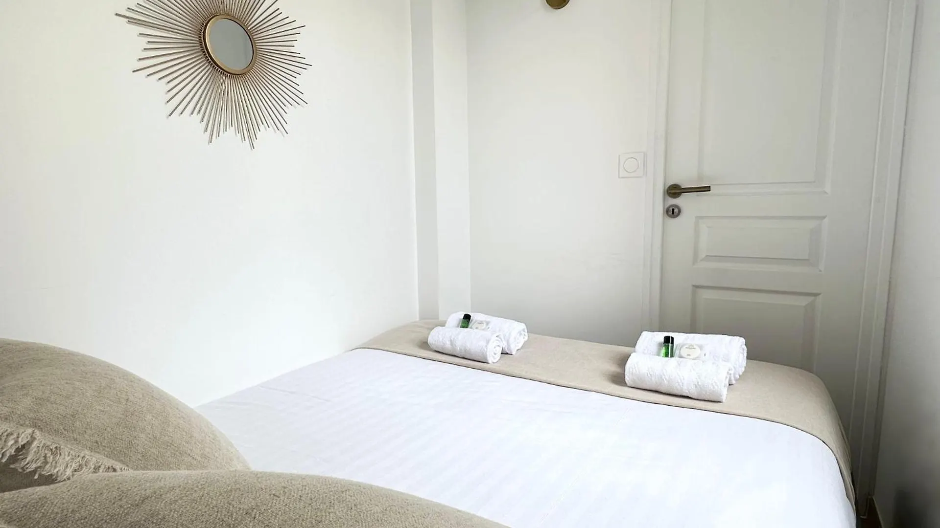 Beautiful Retreat In Paris