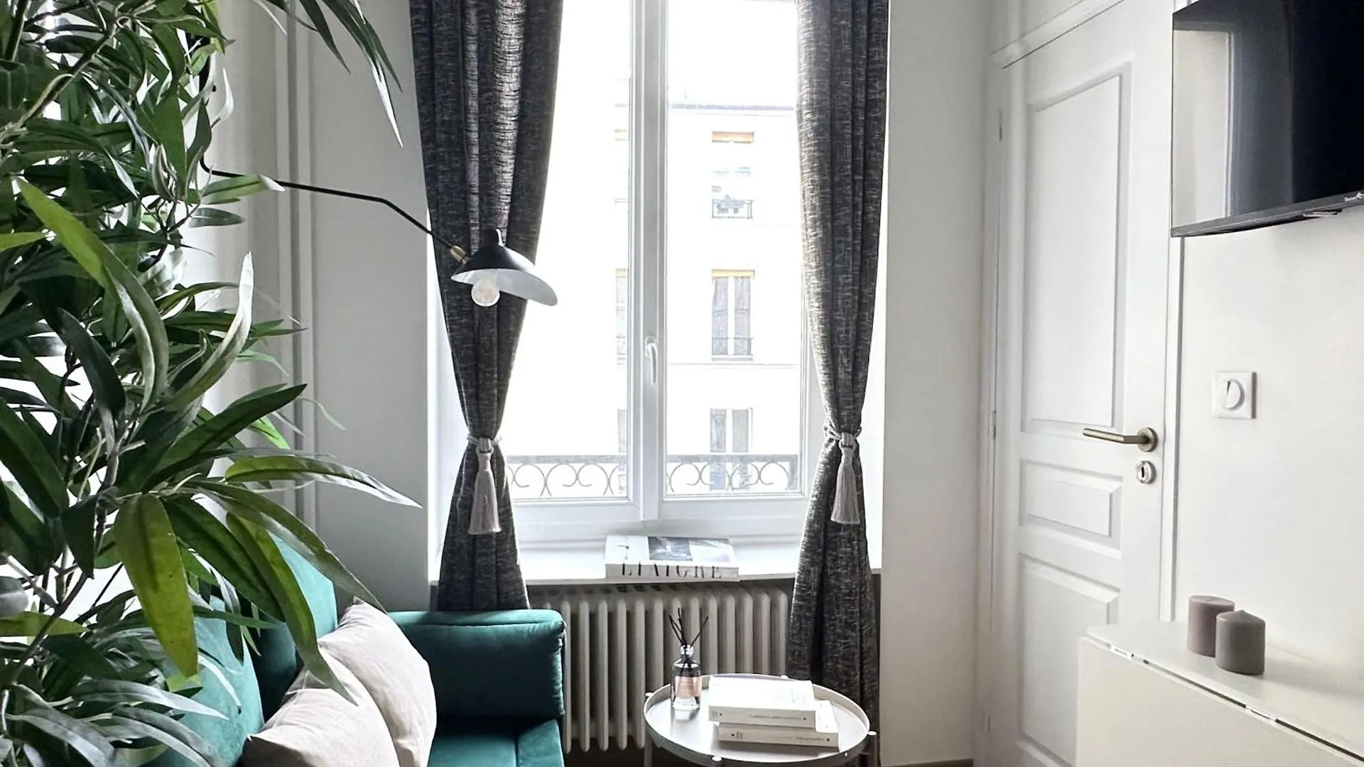 Beautiful Retreat In Apartment Paris