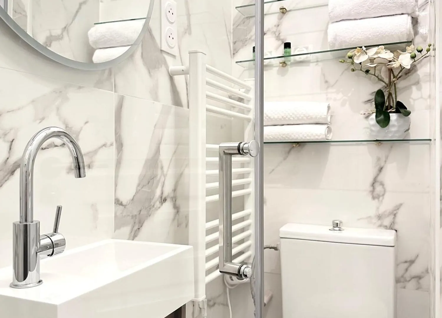 Beautiful Retreat In Apartament *