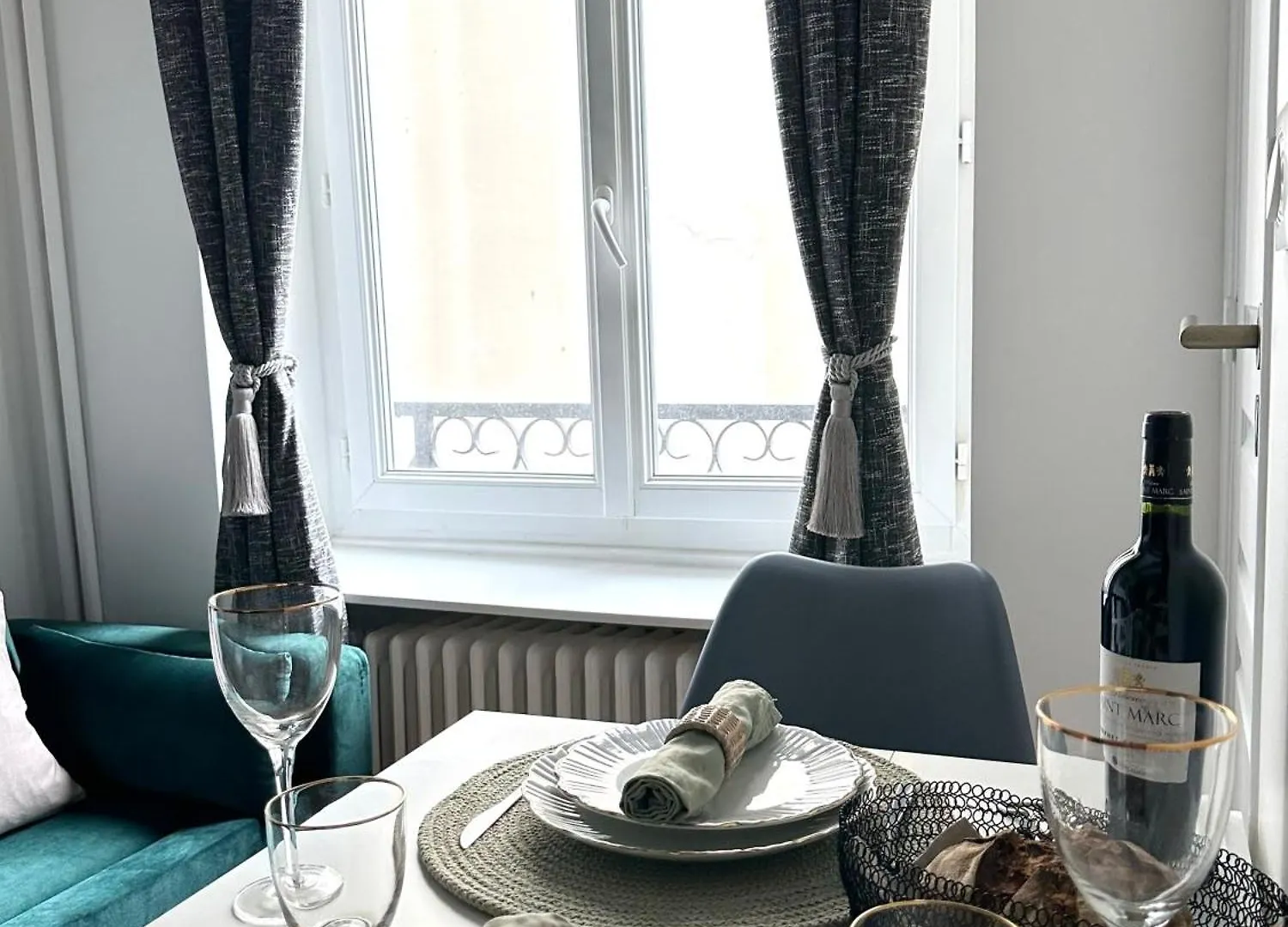 Beautiful Retreat In Apartment Paris